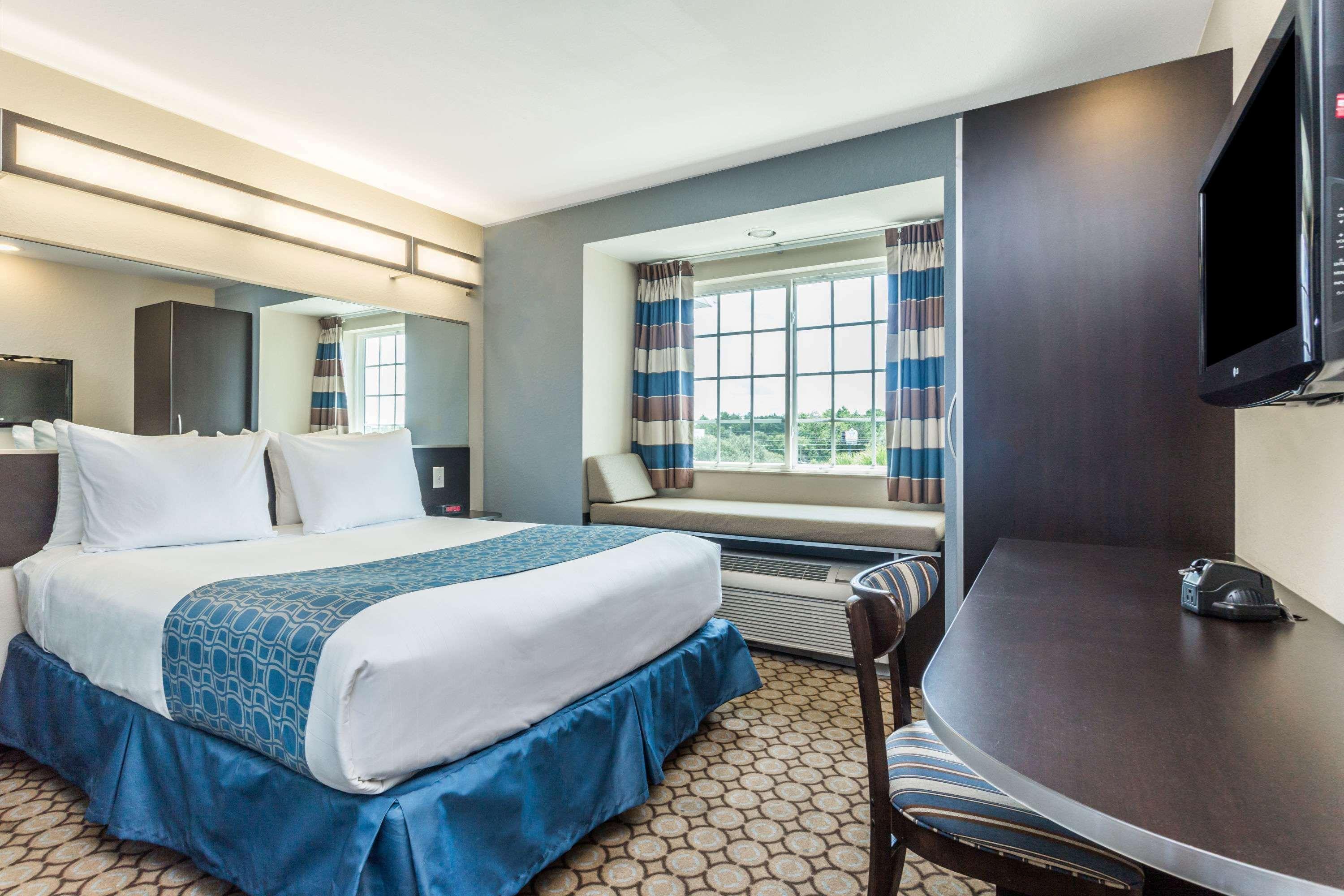 Microtel Inn & Suites By Wyndham Spring Hill/Weeki Wachee Exteriör bild